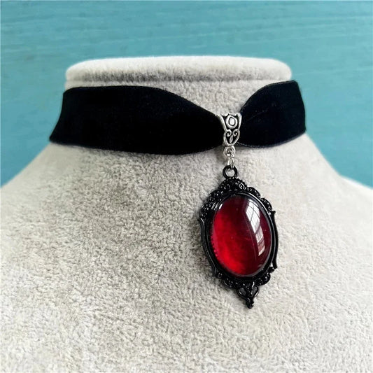 Gothmas Vampire Pendant Choker